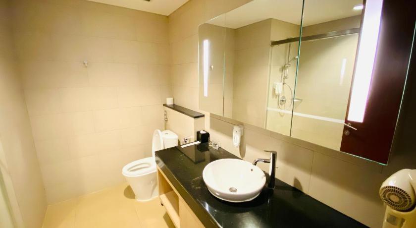 The H Tower Rasuna Suites Kuningan Jakarta By Villaloka Exterior foto